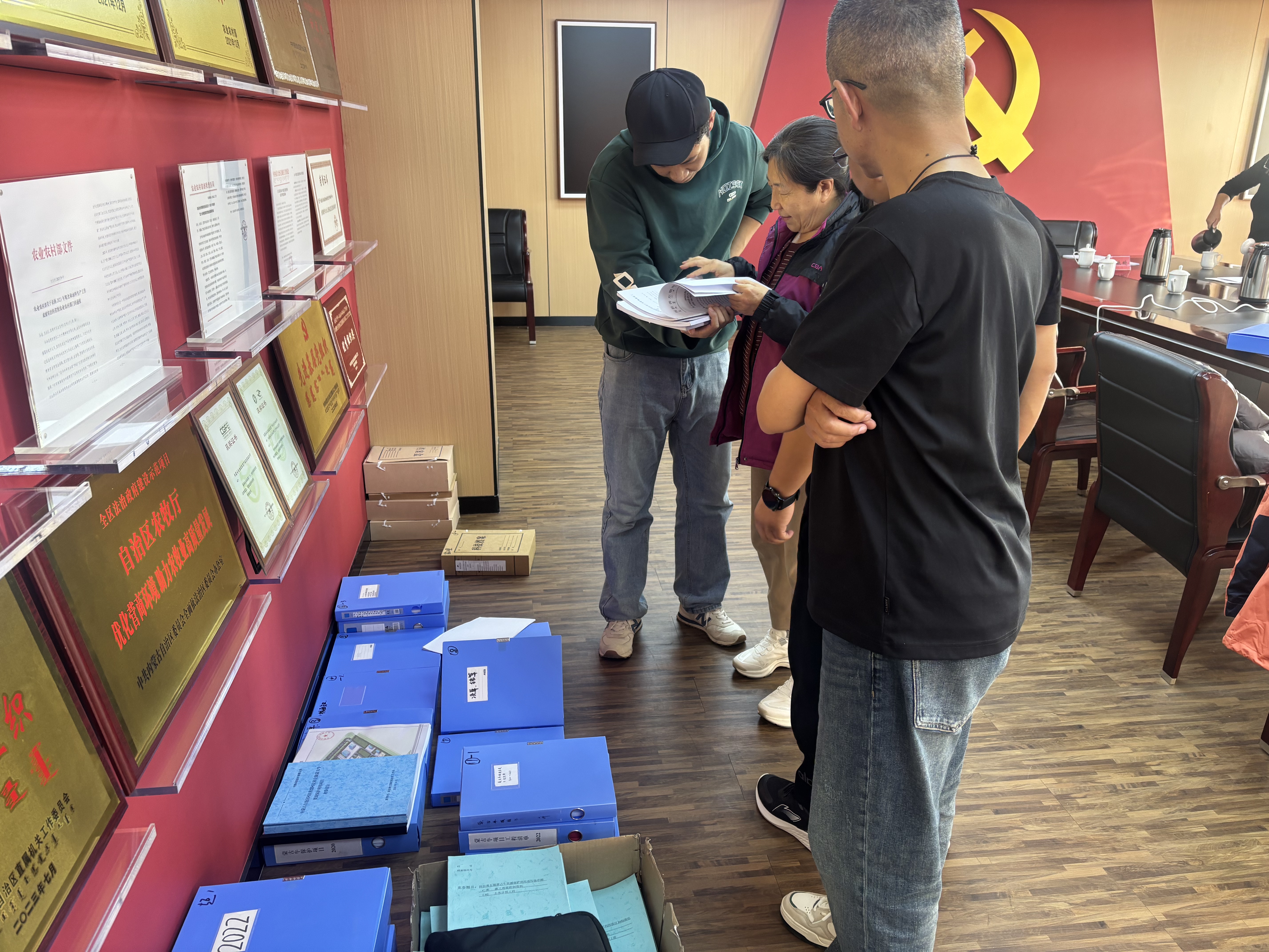阿左旗蒙古牛资源保护利用项目顺利通过自治区验收