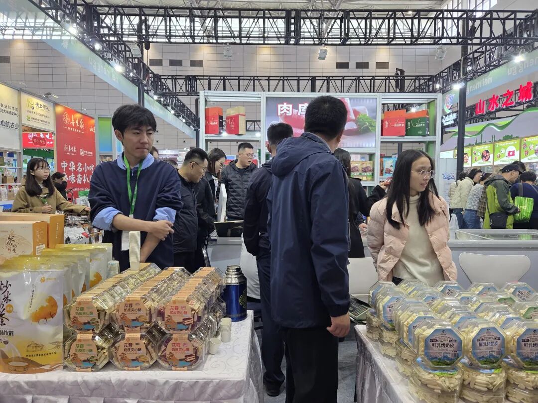 蒙品入鲁 相约泉城内蒙古百余种优质绿色农畜产品亮相2025山东(国际)农产品交易会