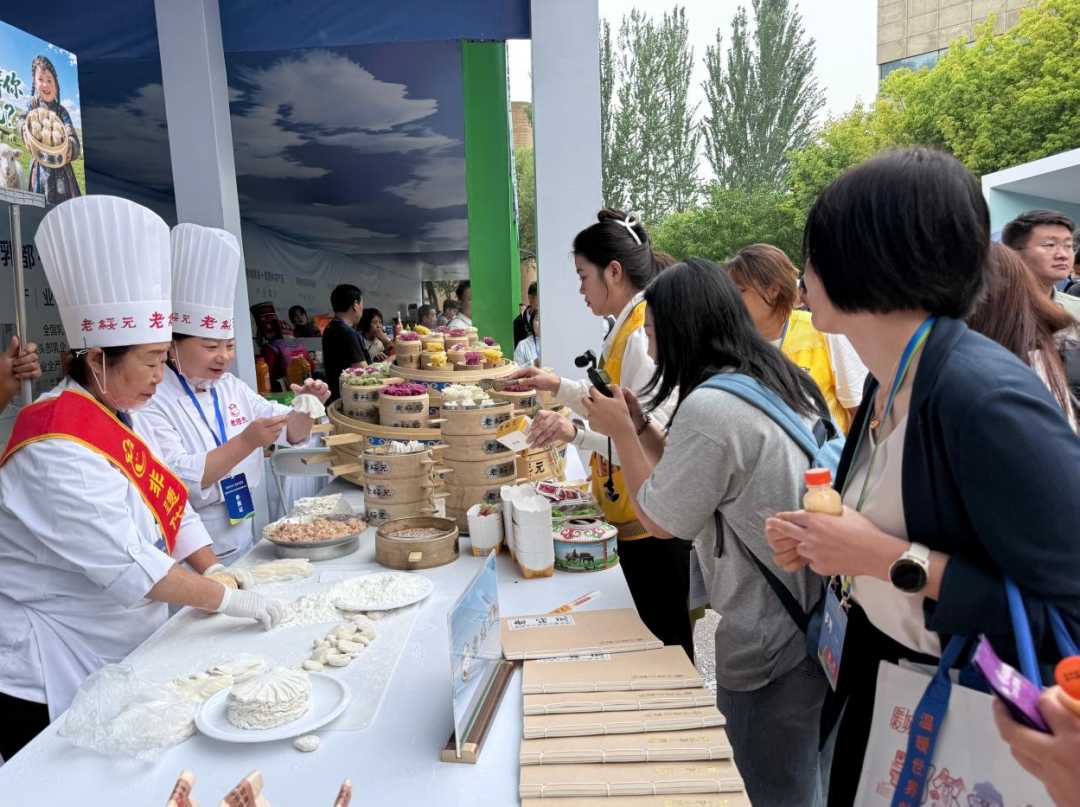 内蒙古十二盟市优质农畜产品亮相 2026年内蒙古旅游发展大会