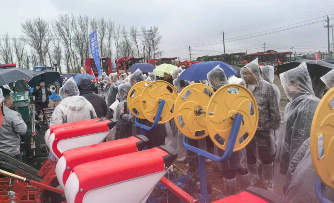 全区黑土地保护性耕作技术及农机惠农政策培训班在通辽市圆满举办