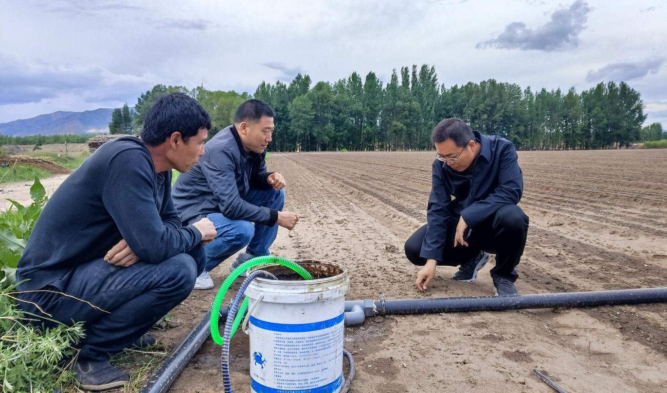 在蒙古黄芪绿色高效栽培关键技术集成与示范推广项目示范基地