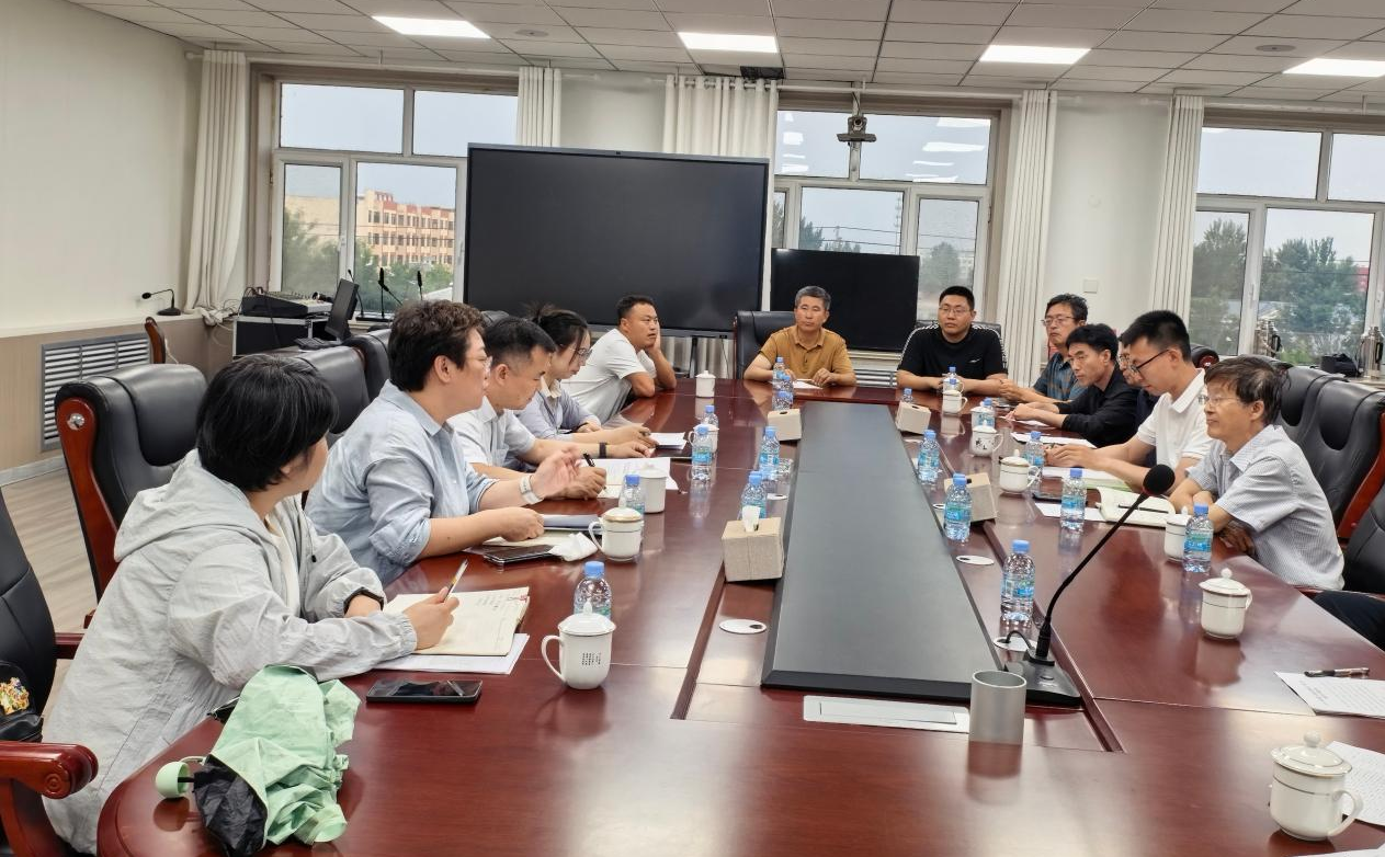 工作组与市旗乡三级农技骨干、新型经营主体代表开展座谈交流