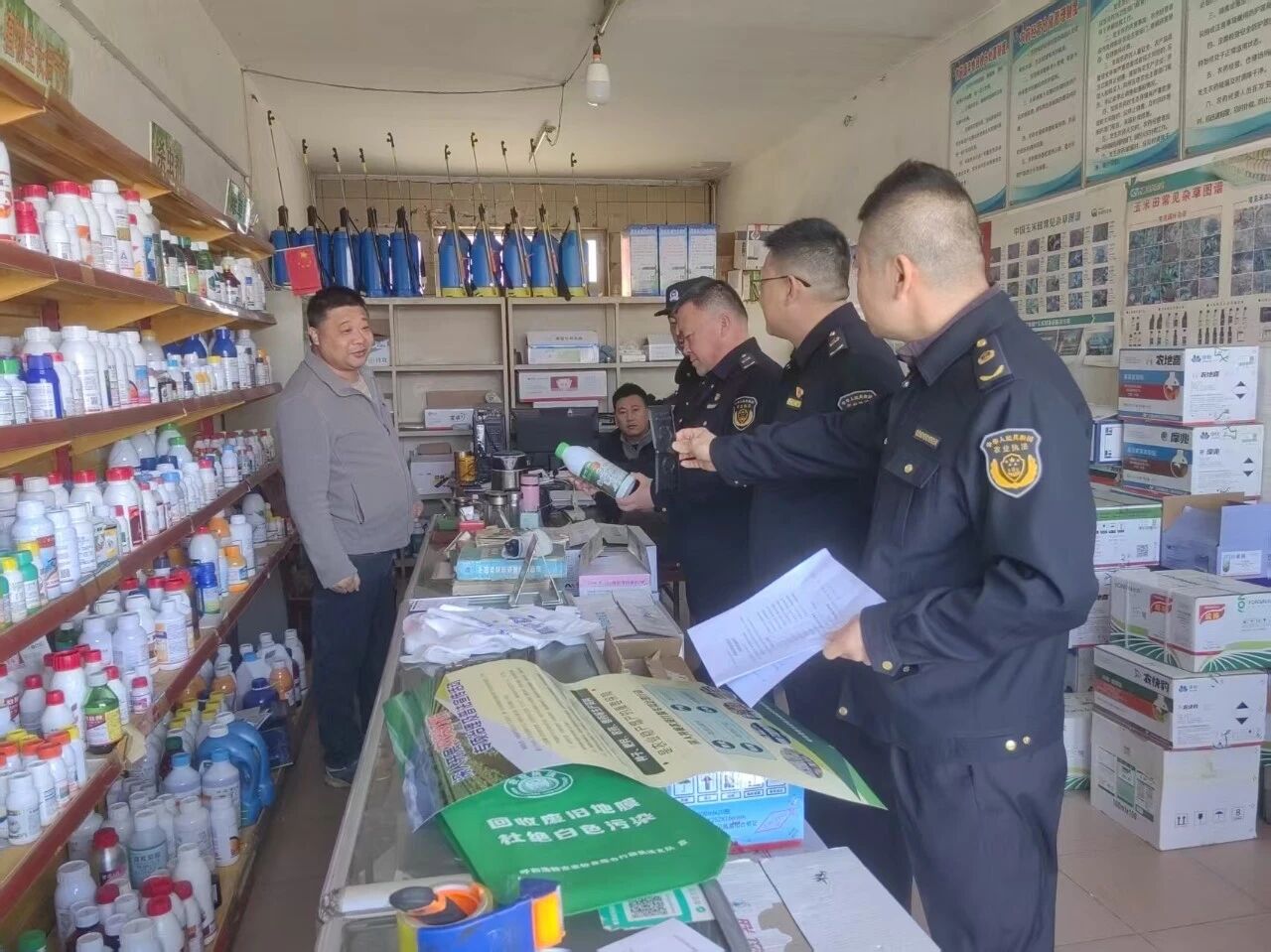 呼和浩特市农牧业综合行政执法支队启动“绿剑护粮安”行动 筑牢“十五五”开局春耕农资安全防线