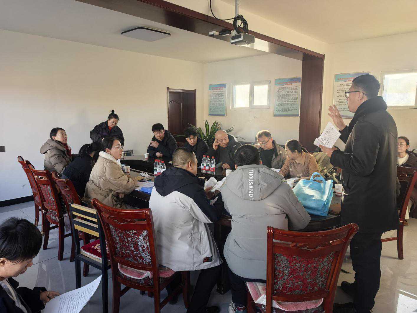 考察组先后观摩了内蒙古德辉畜牧服务有限公司、乌海市牧益农牧业有限责任公司和乌海市田源养殖屠宰有限责任公司。