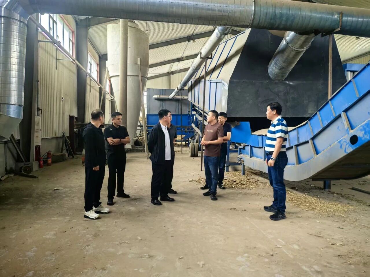 兴安盟农牧局专题调研扎赉特旗水稻稻草饲料化利用工作