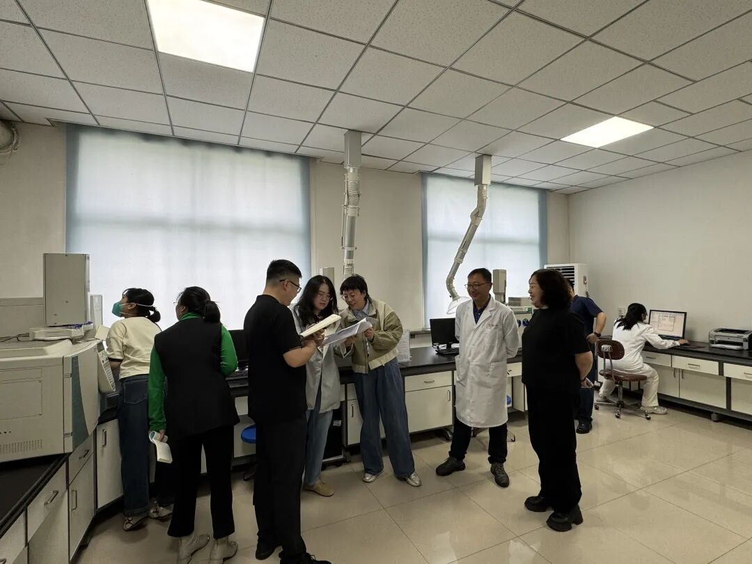 自治区农牧厅对农业农村部农产品质量安全检验测试中心(呼和浩特)开展专项指导