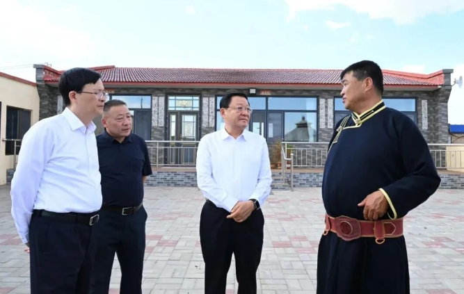 王伟中深入包头市调研