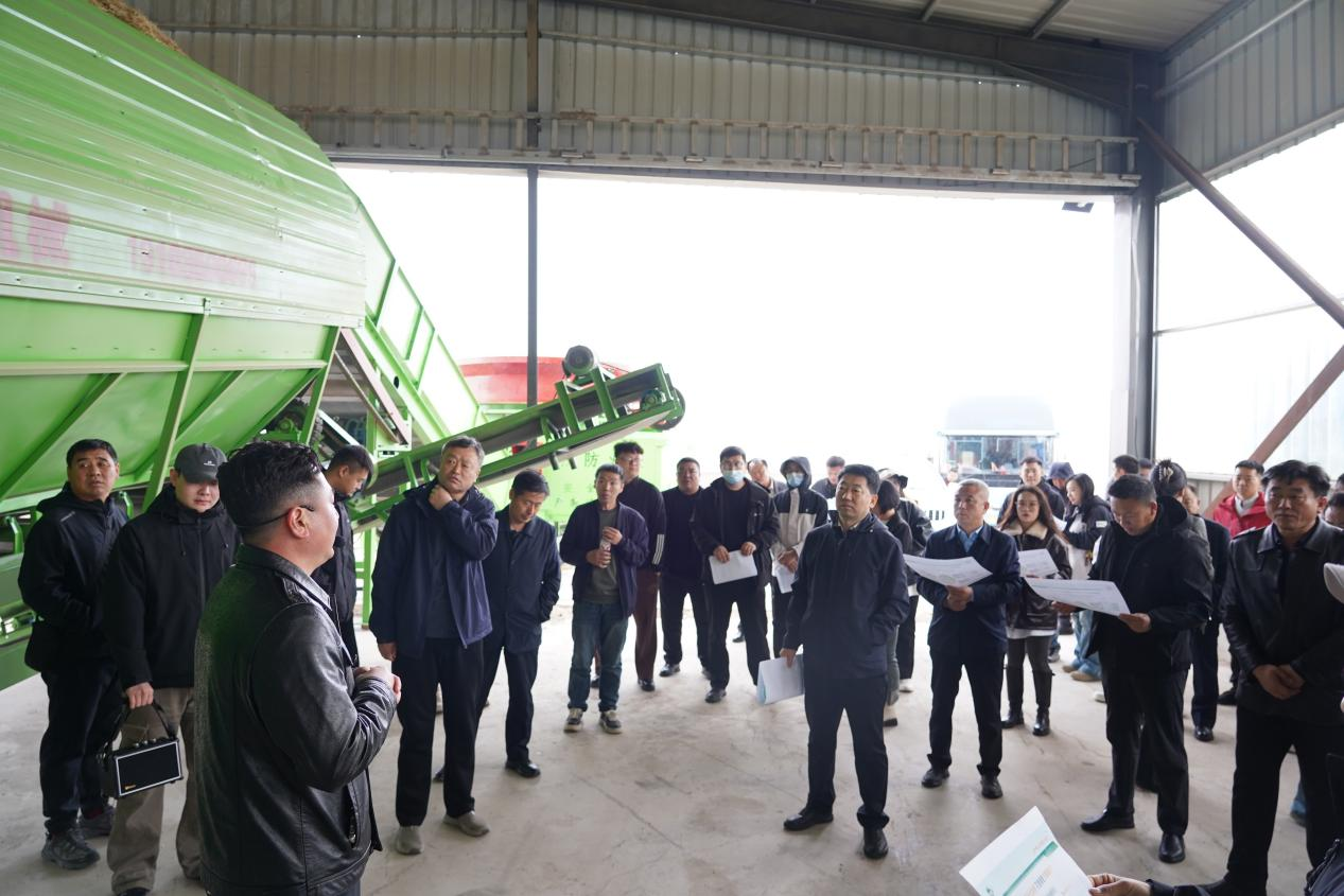 兴安盟暨科右前旗地膜回收攻坚行动与秸秆资源化利用工作推进会在科右前旗召开