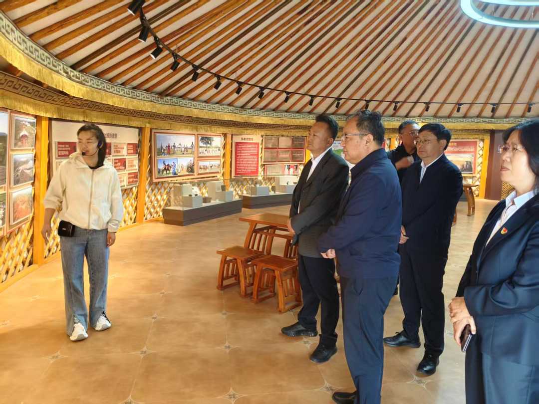 内蒙古自治区农牧厅、司法厅、鄂尔多斯市农牧局开展“传承非遗文化 铸牢中华民族共同体意识”联合主题党日活动